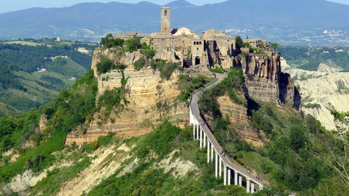 civita di bagnoregio tour guida esperta roma tour realtà virtuale ancient and recent